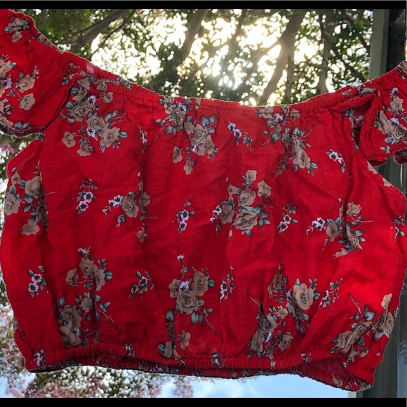 Cute Red Crop Top - Picture 2 of 2